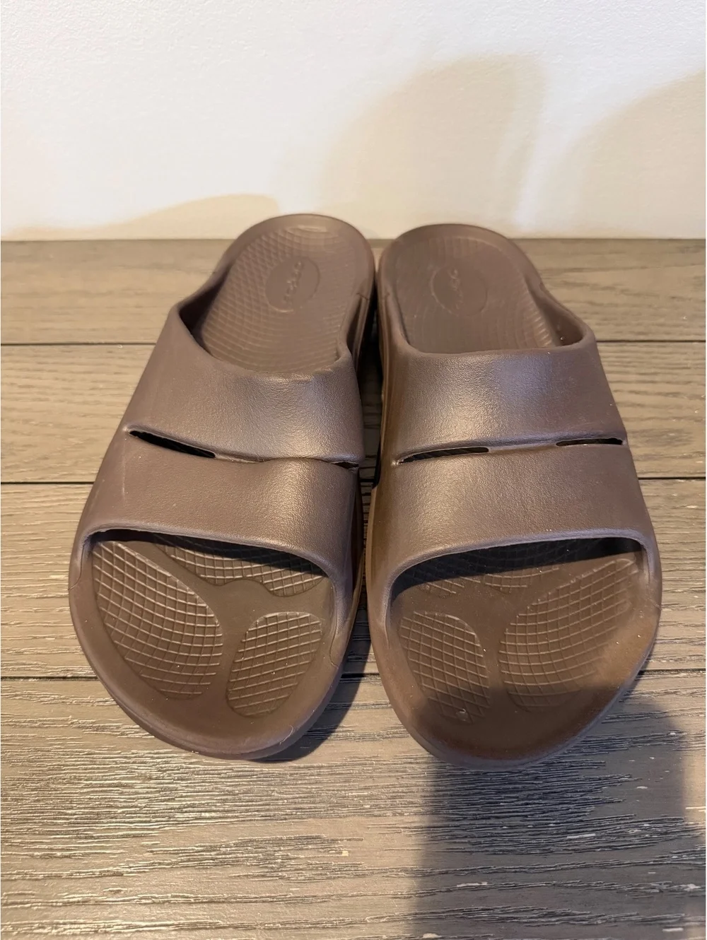 Oofos Men’s Brown Slide Sandals Size 12